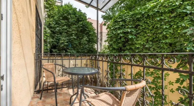 Студия Charlie's Budapest