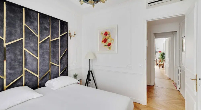 Luxury 2bdr/6p Apartment - Arc de Triomphe, Забронировать Апартаменты/квартира Отели Парижа с парковкой, рядом с Свято-Троицкий собор и Русский православный духовно-культурный центр, Парковка