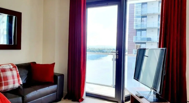 Airy 2 Bed 2 Bathroom With Balcony, Забронировать Апартаменты/квартира Глазго 