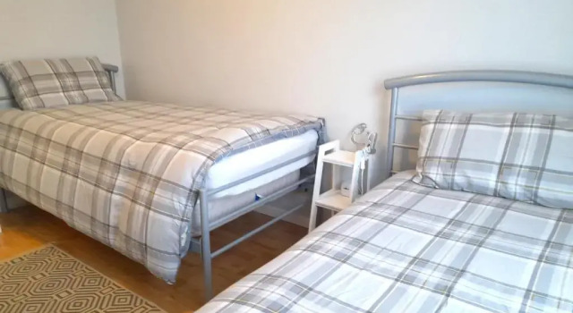 Апартаменты с 2 комнатами Excellent Location -Central Belfast - Parking - 4 Beds