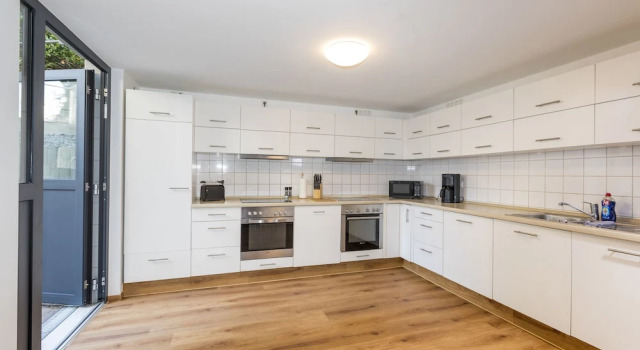 Кровать в общем номере mk monteurzimmer eschborn