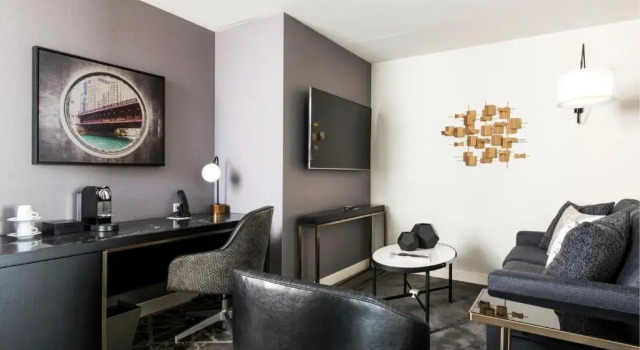 Двухместный люкс LondonHouse Chicago, Curio Collection by Hilton