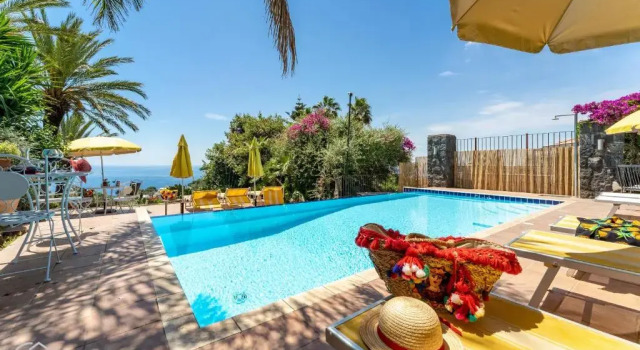 Апартаменты Menadel Apartment