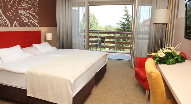 Kolping Hotel Spa & Family Resort, Book Ferieresort Hoteller i Western Transdanubia med morgenmad, Morgenmad