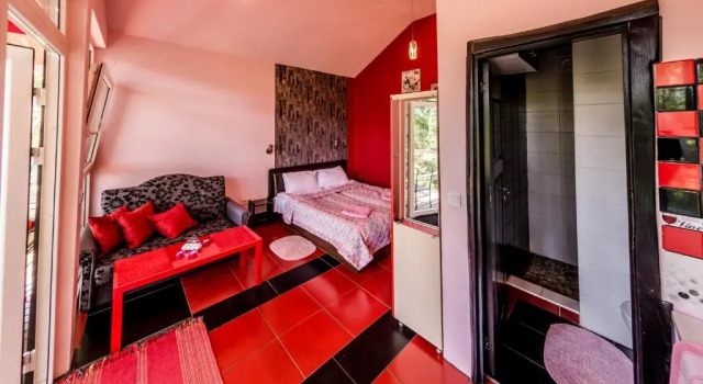 VIP Red Love house for 2, Rezervovat Hotel Hotely v Pustinka se snídaní, Snídaně