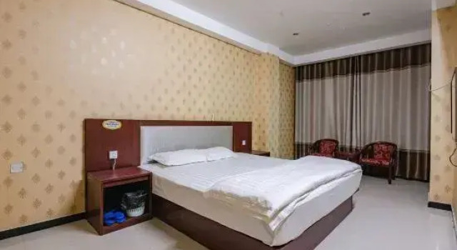 Люкс Deluxe Yucheng Xianghe Express Hotel