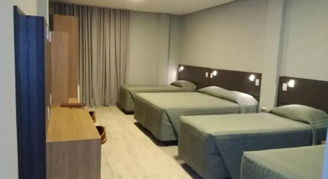 Четырёхместный номер Deluxe SKY PALACE HOTEL - A mais nova unidade da Rede Sky em Gramado - RS