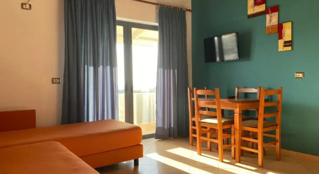 Apartament 1 sypialnia i balkonem i z widokiem na morze Villa White
