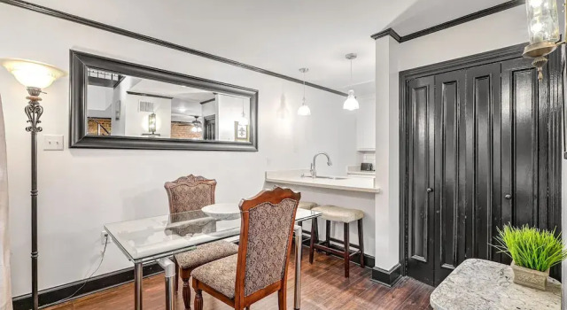 Magnolia Manor, Забронировать Отель Отели Нового Орлеана с парковкой, рядом с Armstrong Park, Парковка