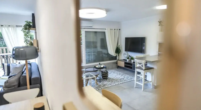 3 Bedroom Garden Apartment, Забронировать Апартаменты/квартира Тель-Авив Тель-Авивский округ, рядом с Музей Эрец-Исраэль