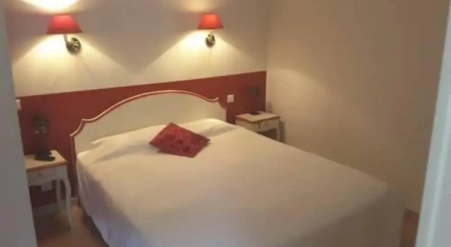 L'Auberge des Tilleuls, Rezerwuj Hotel Grambois Luberon