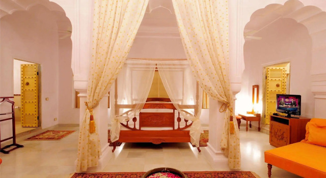 Chomu Palace Jaipur - A Heritage Hotel, Забронировать Отель Отели штата Раджастхана 4 звезды, 4*