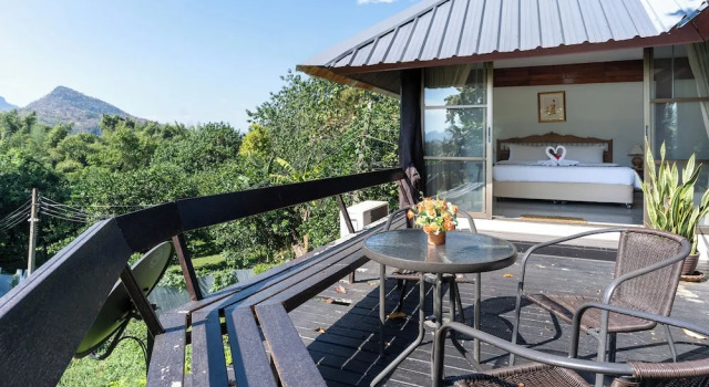 Коттедж Deluxe с балконом и с видом на сад Pung-Waan Resort