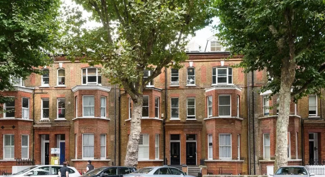Traditional, Warm 1BR Flat in Maida Vale