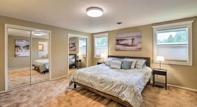 Коттедж Peaceful Ranch-style Camano Home on 5 Acres!