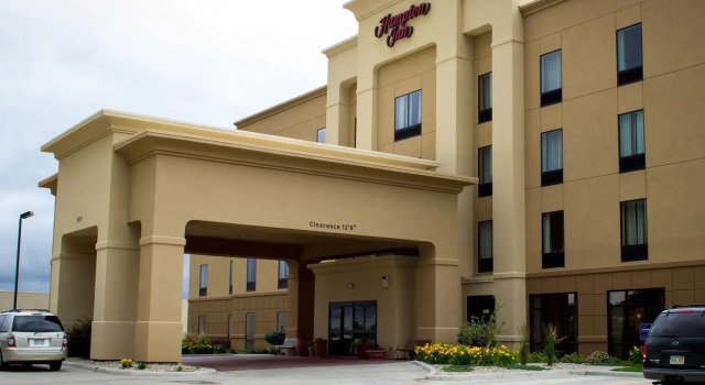 Кровать в общем номере Hampton Inn Junction City