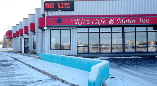 The Ritz Cafe and Motor Inn, Prenota Locanda Mini-hotel a Whitecourt, Locanda