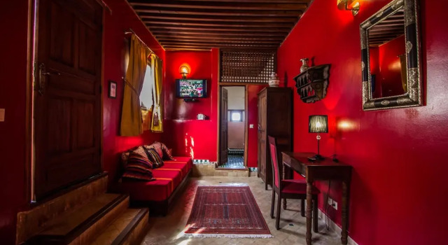 Camera Standard Riad Letchina