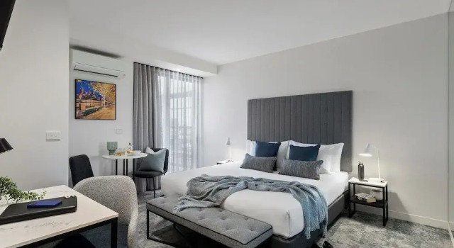 Апартаменты с 3 комнатами с балконом Punthill South Yarra Grand