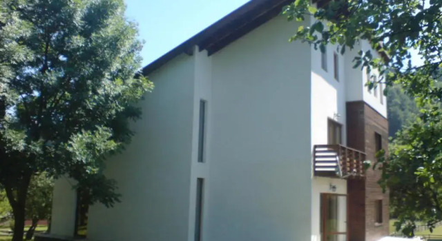 Ambassador's Villa, Rezervovat Vila Hotely v Prahova Valley s parkováním, Parkování
