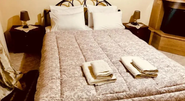 Guesthouse Adonis, Book Hotel Kato Loutraki Macedonia