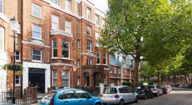 Kensington Garden View Apartment