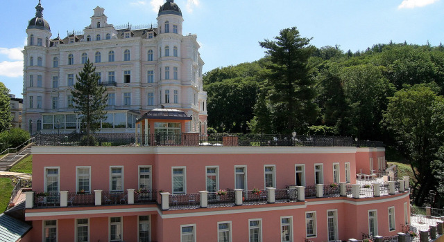 Hotel Bristol, Забронировать Отель Отели Карловых Варов с бассейном, рядом с Рыночная колоннада, Бассейн