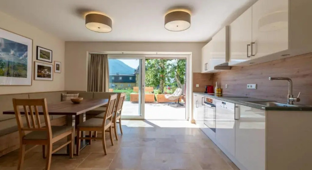 Ferienwohnung-Zaunkoenig-zentral-gelegen-zum-Schwimmbad-100-Meter-und-zum-Skigebiet-nur-3-km, Rezervovat Hotel Hotely v Lungau s parkováním, Parkování