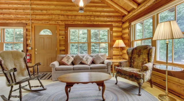 Коттедж Creekside Silver Gate Getaway w/ Fireplace!
