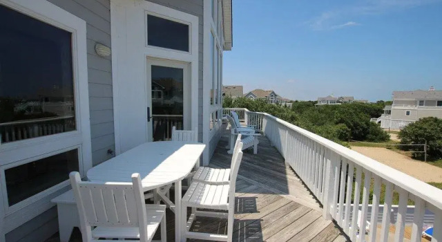 Paradise Cove - 8 Br home by RedAwning