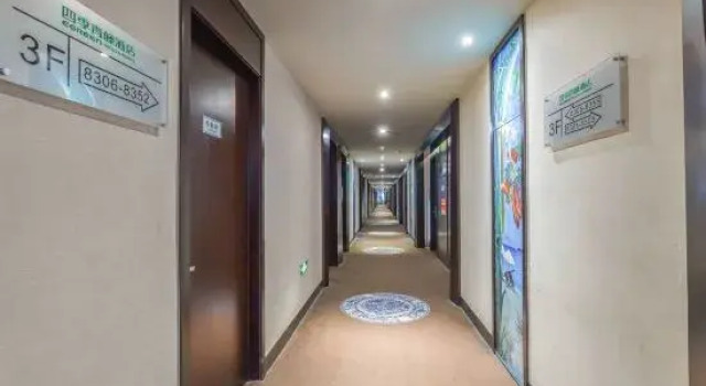 Ningbo Starry Sky E-sports Homestay (Beilun Chunxiao), Prenota Hotel Hotel a Ningbo con parcheggio, Parcheggio