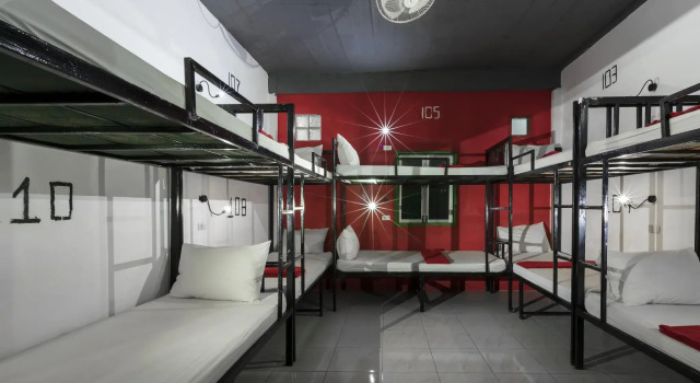 Кровать в общем номере Vangvieng Rock Backpacker Rooftop Hostel