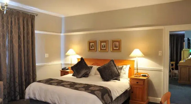 Cama em dormitório Cumberland Hotel Worcester
