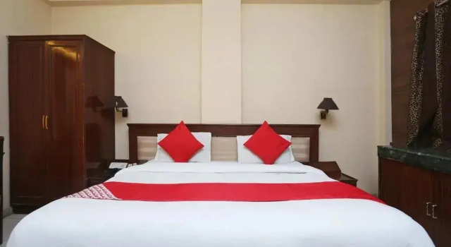 Hotel Nuova By OYO Rooms