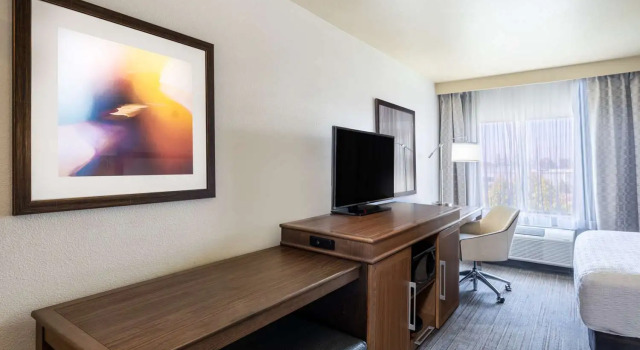 Четырёхместный номер Standard Hampton Inn by Hilton Irvine East - Lake Forest