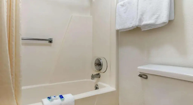 Номер Standard Rodeway Inn Sharonville - Cincinnati North