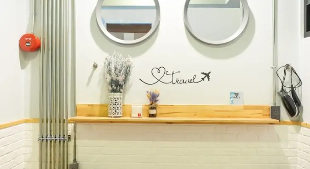 Кровать в общем номере c 1 комнатой Ray Coffee Bar & Hostel - Adults Only