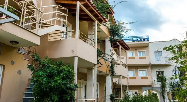 Nirvana Studios and Apartments, Забронировать Апартаменты/квартира Отели Георгиуполиса с парковкой, Парковка