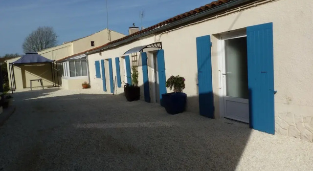 House With 2 Bedrooms in Marennes, With Private Pool, Enclosed Garden, Rezerwuj Hotel Hotele w Charente-Maritime z basenem, Basen