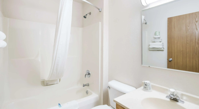 Четырёхместный номер Standard Americas Best Value Inn Charlotte