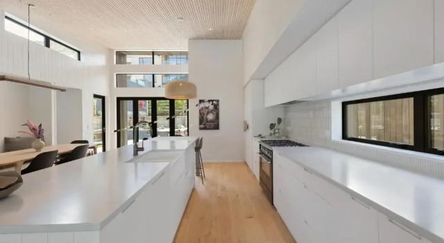 Arthur's point+Hot Tub+Balcony+3 bathrooms, Book Apartment Arthurs Point New Zealand