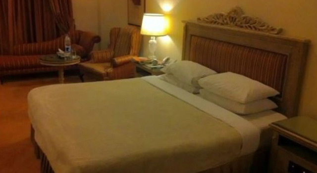 Regency Inn Hotels, Rezervasyon Otel Gulberg Lahor, Fortress Square yakınında