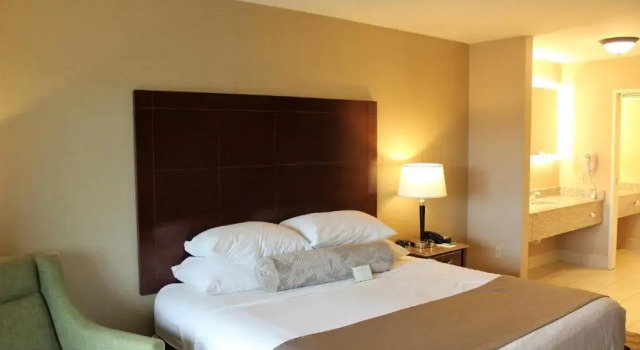 Двухместный люкс Deluxe Medallion Inn and Suites