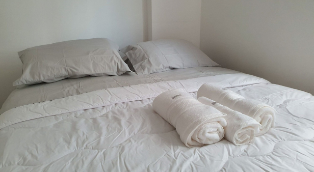 Apt 2 quartos com varanda próximo Praça Casa Forte o bairro mais agradável do Recife ARN901