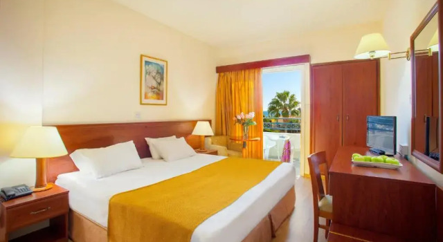 Двухместный номер Standard Kapetanios Limassol Hotel
