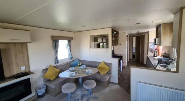Luxury 2019 8 berth Caravan with Hot Tub @ Tattershall Lakes