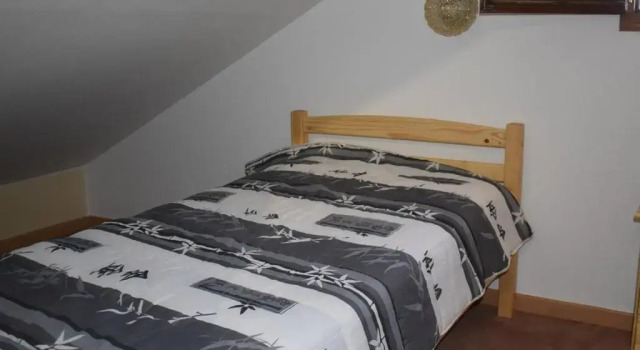 Chalet Font-Romeu-Odeillo-Via, 5 pièces, 6 personnes - FR-1-580-39, Book Chalet Sommerhuse i Llo, Hytte