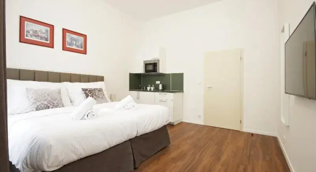 Standard Suite Elizabeth Suites