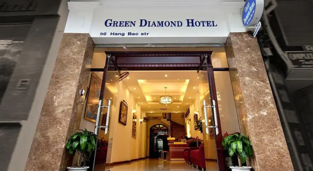 Кровать в общем номере Green Diamond Hotel
