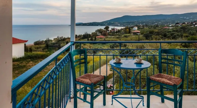 Апартаменты Koroni Seaview Retreats - Summer Escape Lodgings